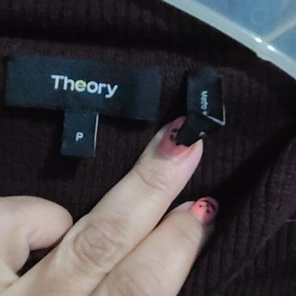 Theory Merino Wool Leendelly Refine Ribbed Knit Turtleneck Sweater - Picture 5 of 8